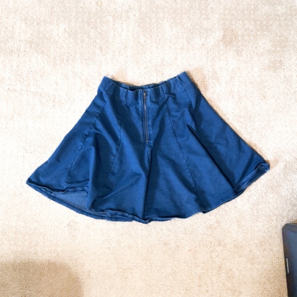 • Size XS 🩵 Blue Garage Skirt 

• Length - 15.5 in, Waist - 26 in circumference - Picture 3 of 7